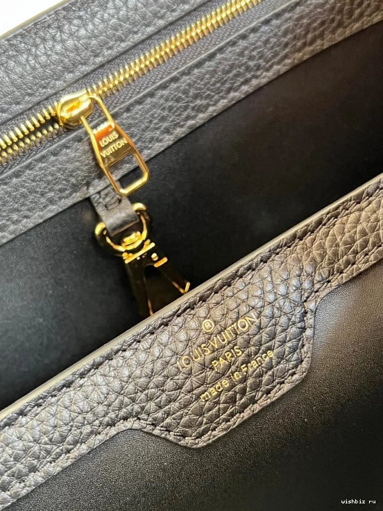WIS LOUIS CAPUCINES MM VUITTON 0826